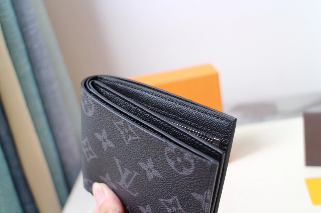 LV Wallet New Style 4compartment
