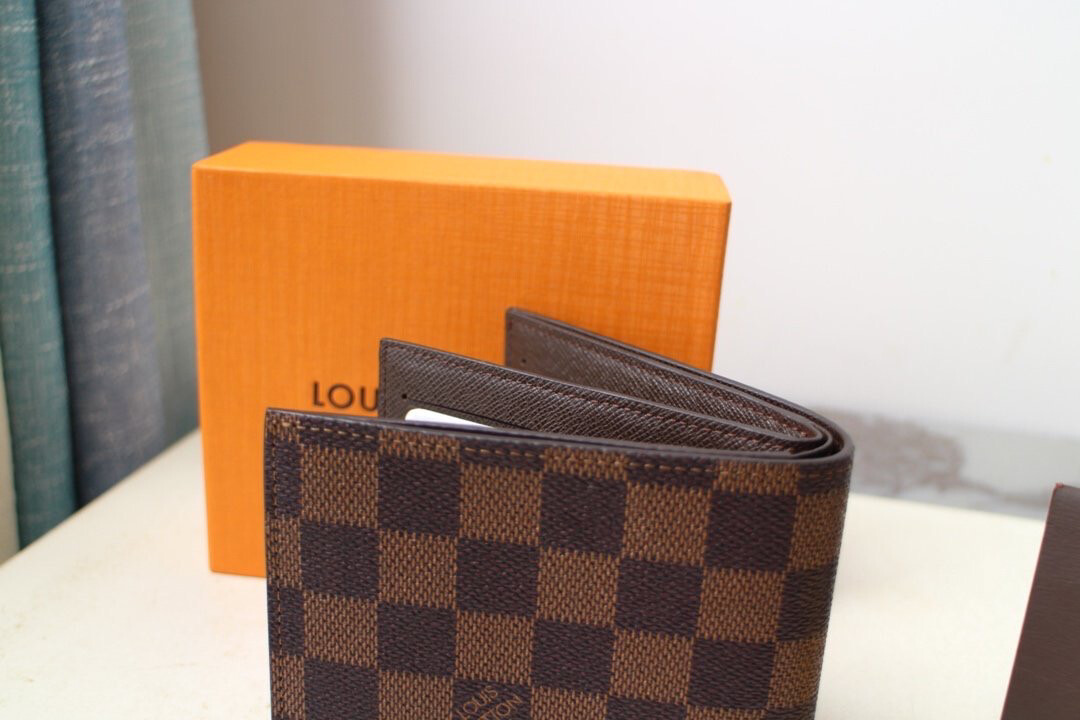 LV Wallet New Style 4 Compartment