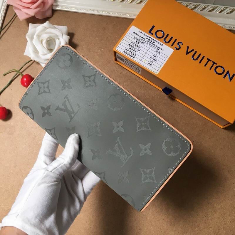 LV Wallet Signature Edition