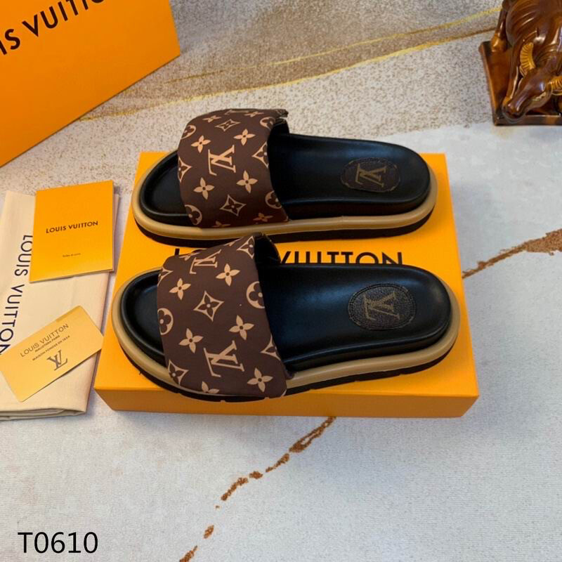 LV Padded Slides