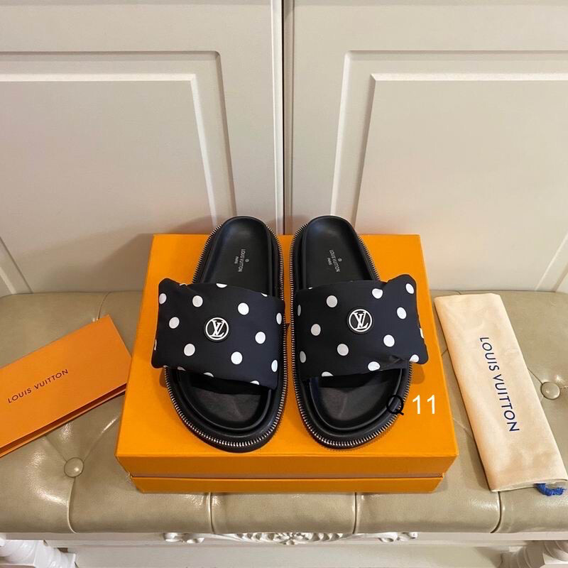 LV Padded Slides