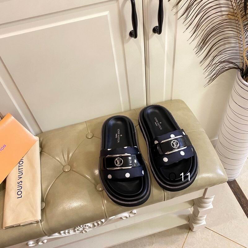 LV Padded Slides