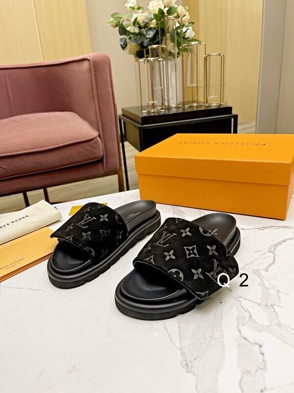 LV  Padded Slides