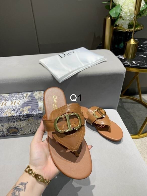 Dior Slides