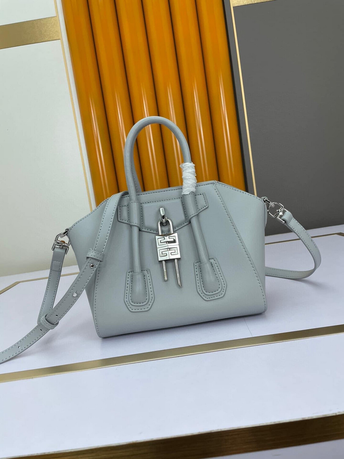 Givenchy Shark Locke