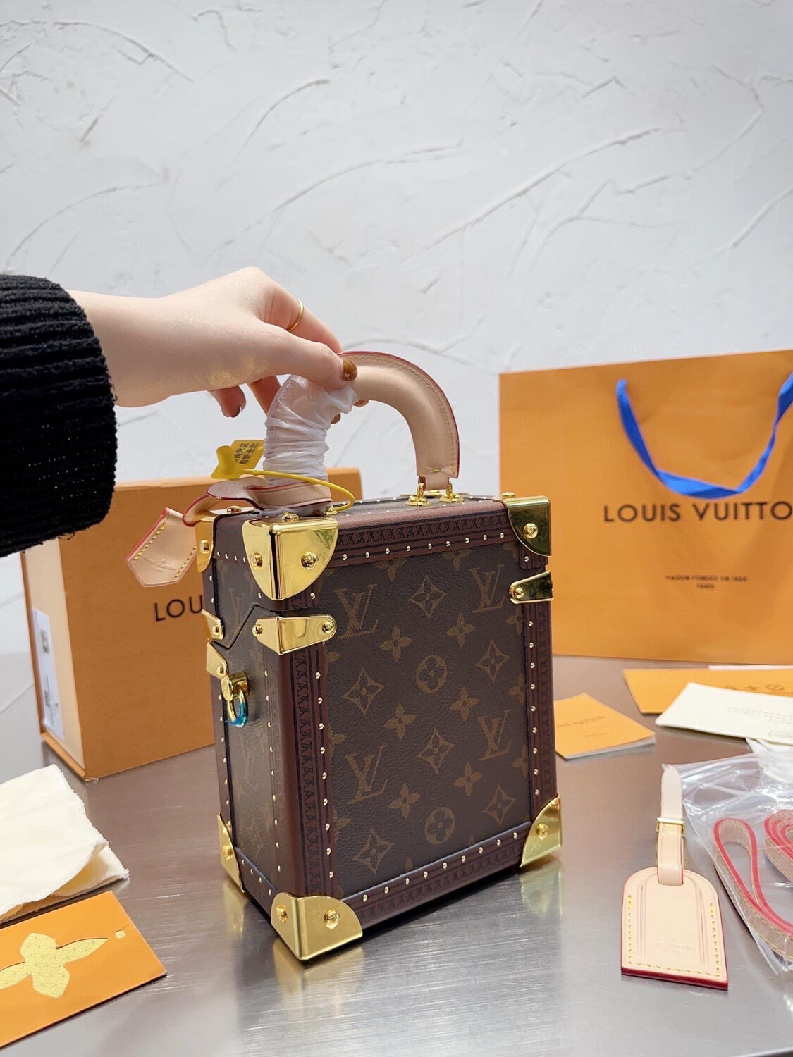 LV Chest Lg