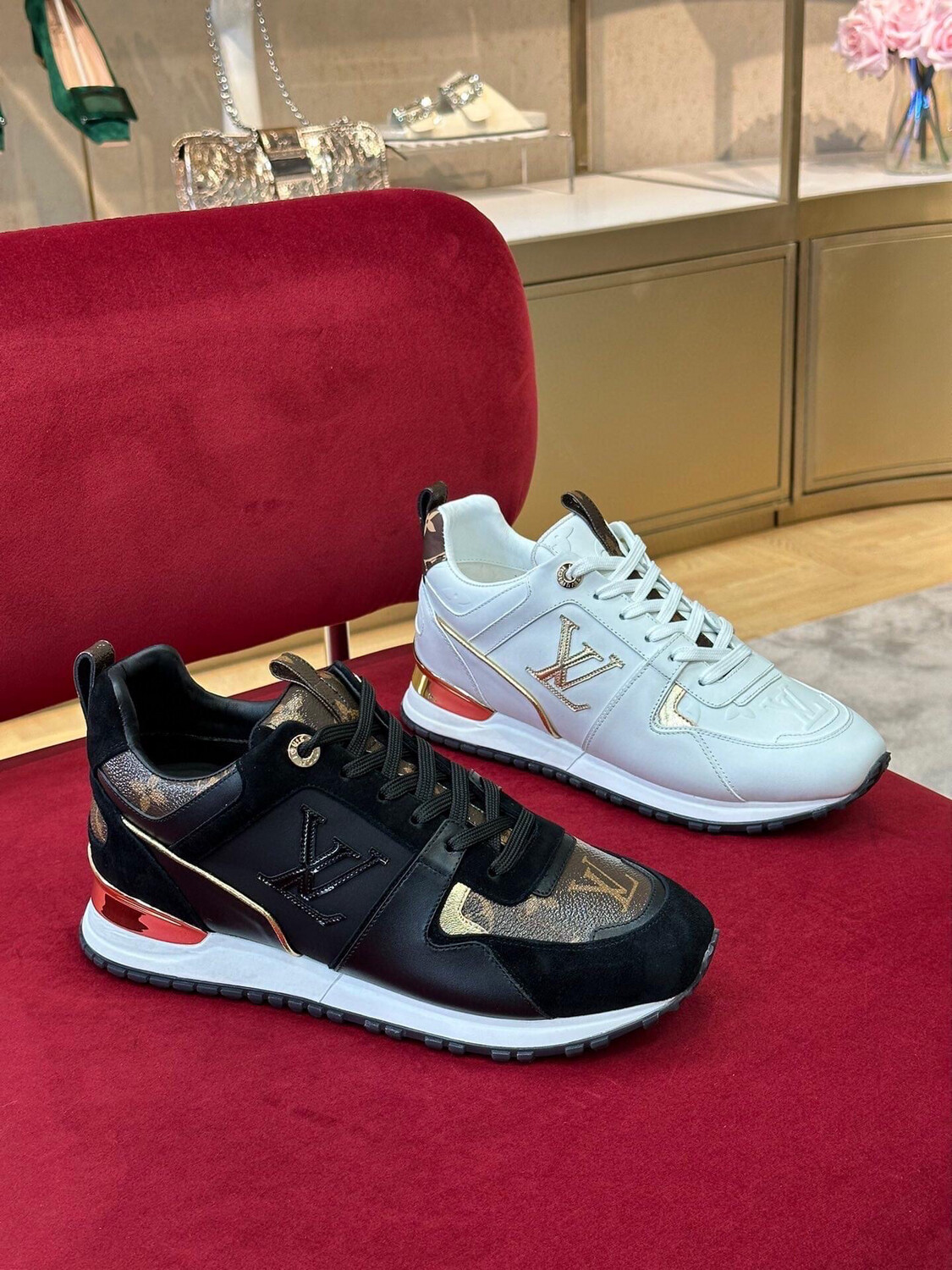 LV SNEAKERS