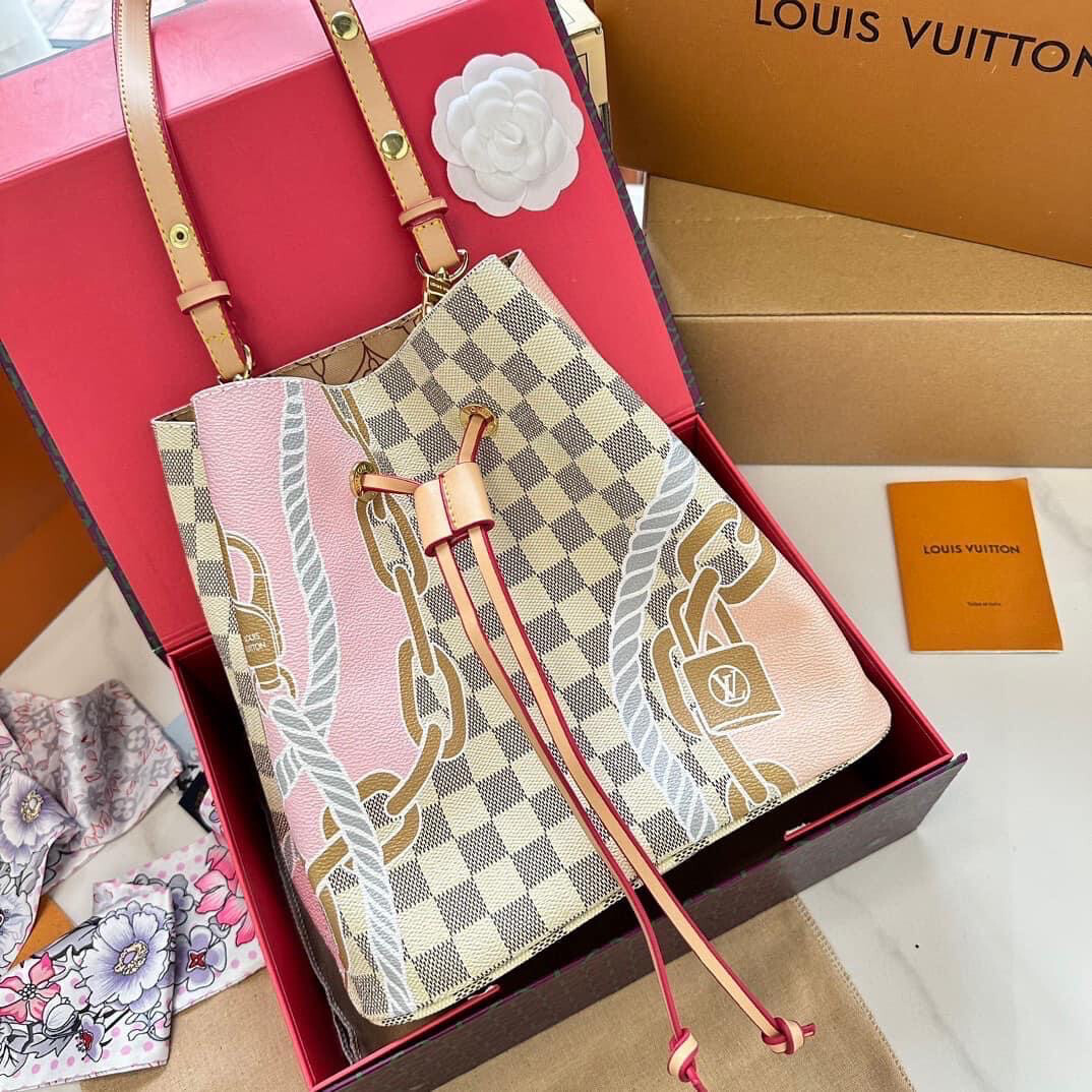 LV Azur Bucket