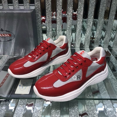 Lease Sneaker
