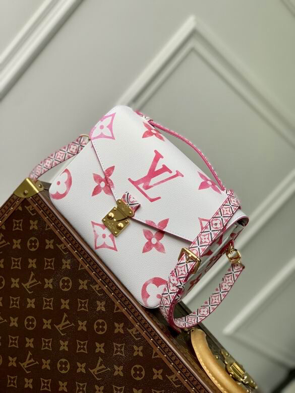 LV Pochette