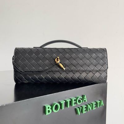 Bottega Clutch