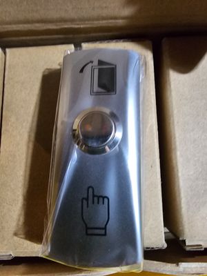 Botón de Salida (REX) – Tipo “Push to Exit” con Placa Metálica