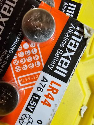 Baterías Maxell LR44 – 1.5V Alcalinas (A76 / AG13)