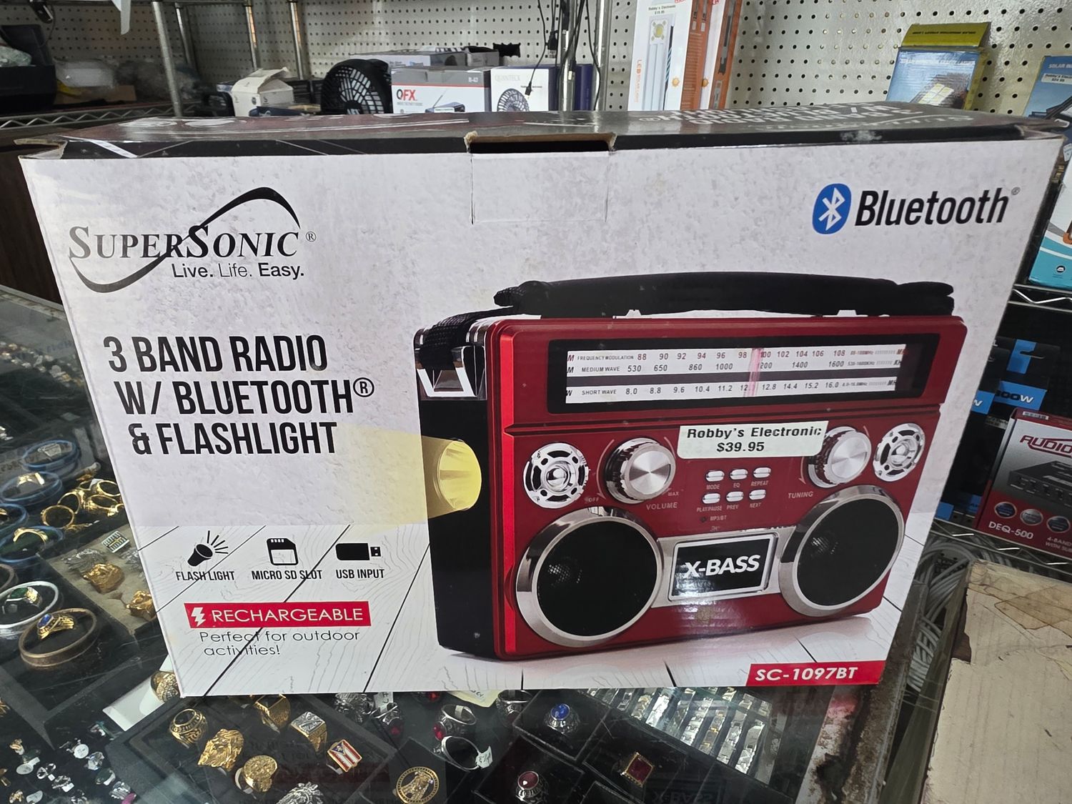 Supersonic SC-1097BT – Radio de 3 bandas con Bluetooth y linterna.