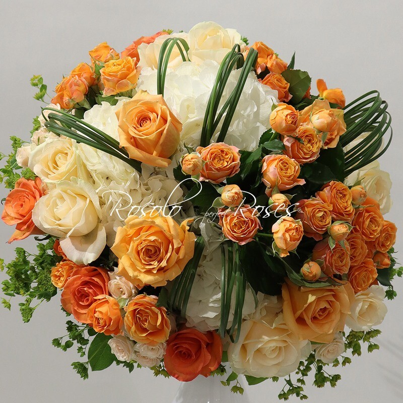 Hortensias &amp; Roses en blanc, crème et orange