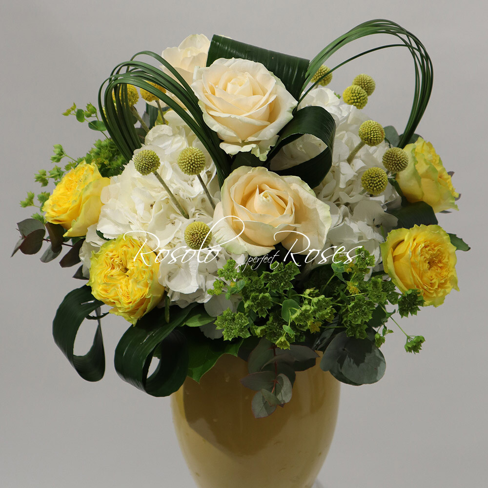 Bouquet ensoleillé avec Hortensia et Roses