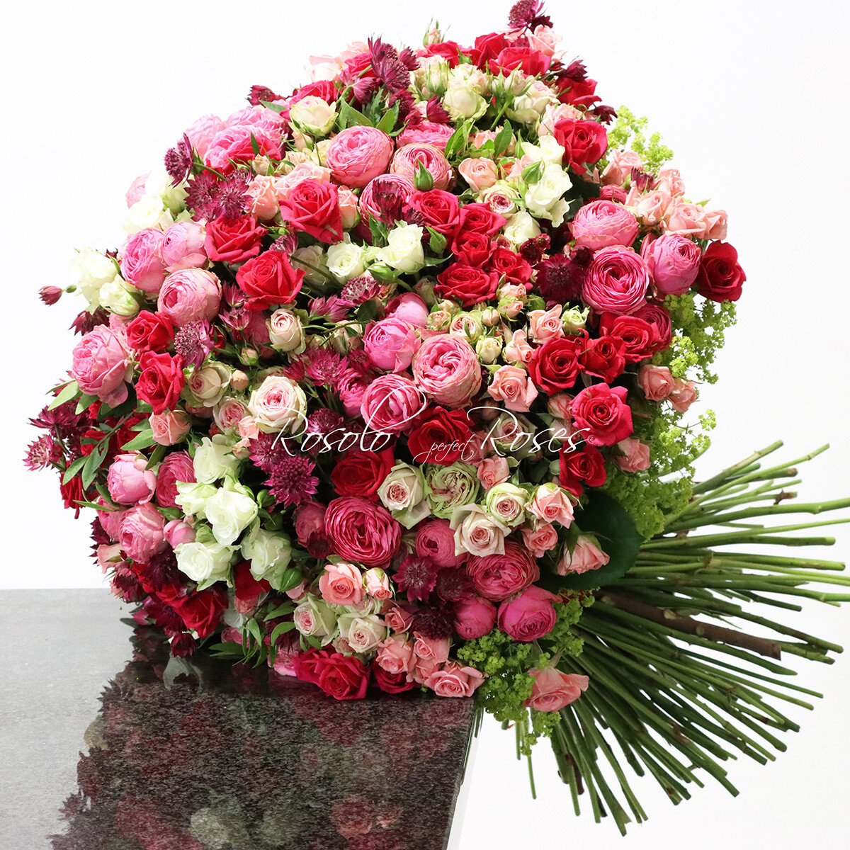 Superbe bouquet de roses polyantha en fuchsia et rose