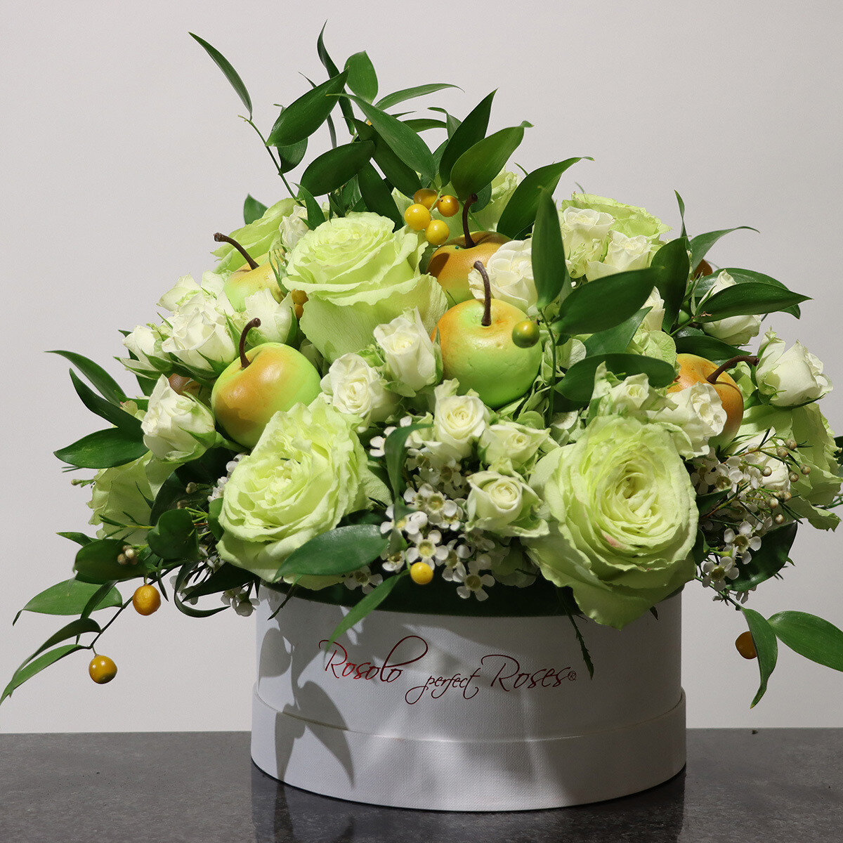 Superbes roses vertes &amp; pommes dans une belle boite, Taille: moyen