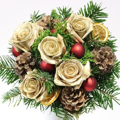 Bouquet festif avec des belles roses en or