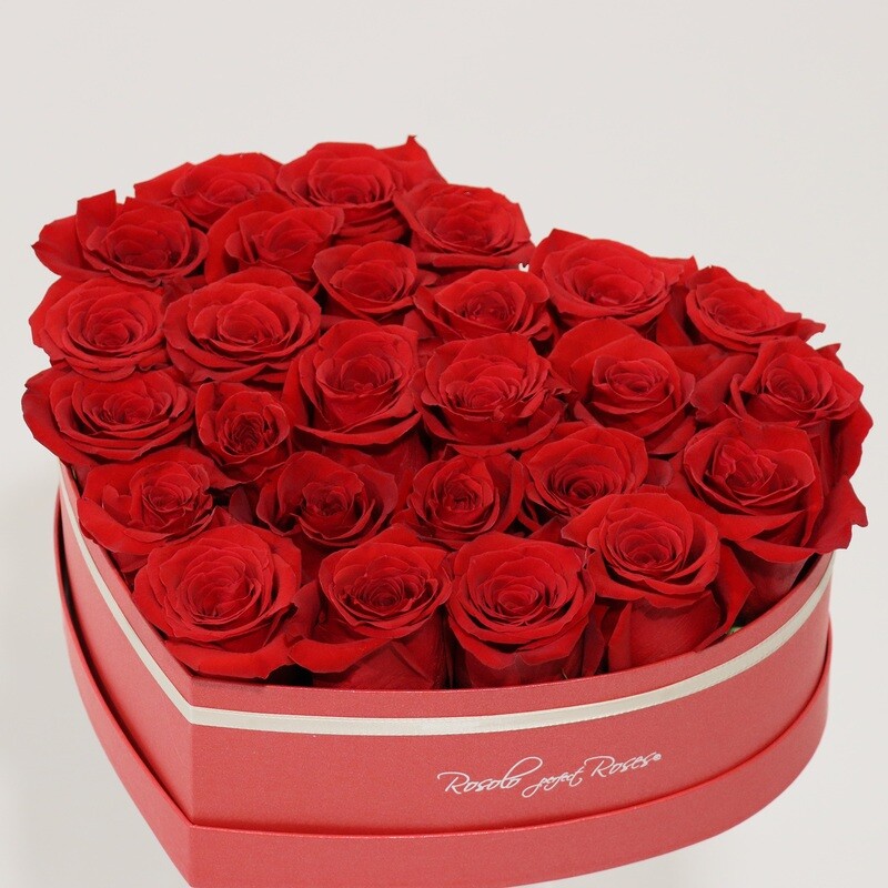 Belle boite de roses rouges, forme coeur