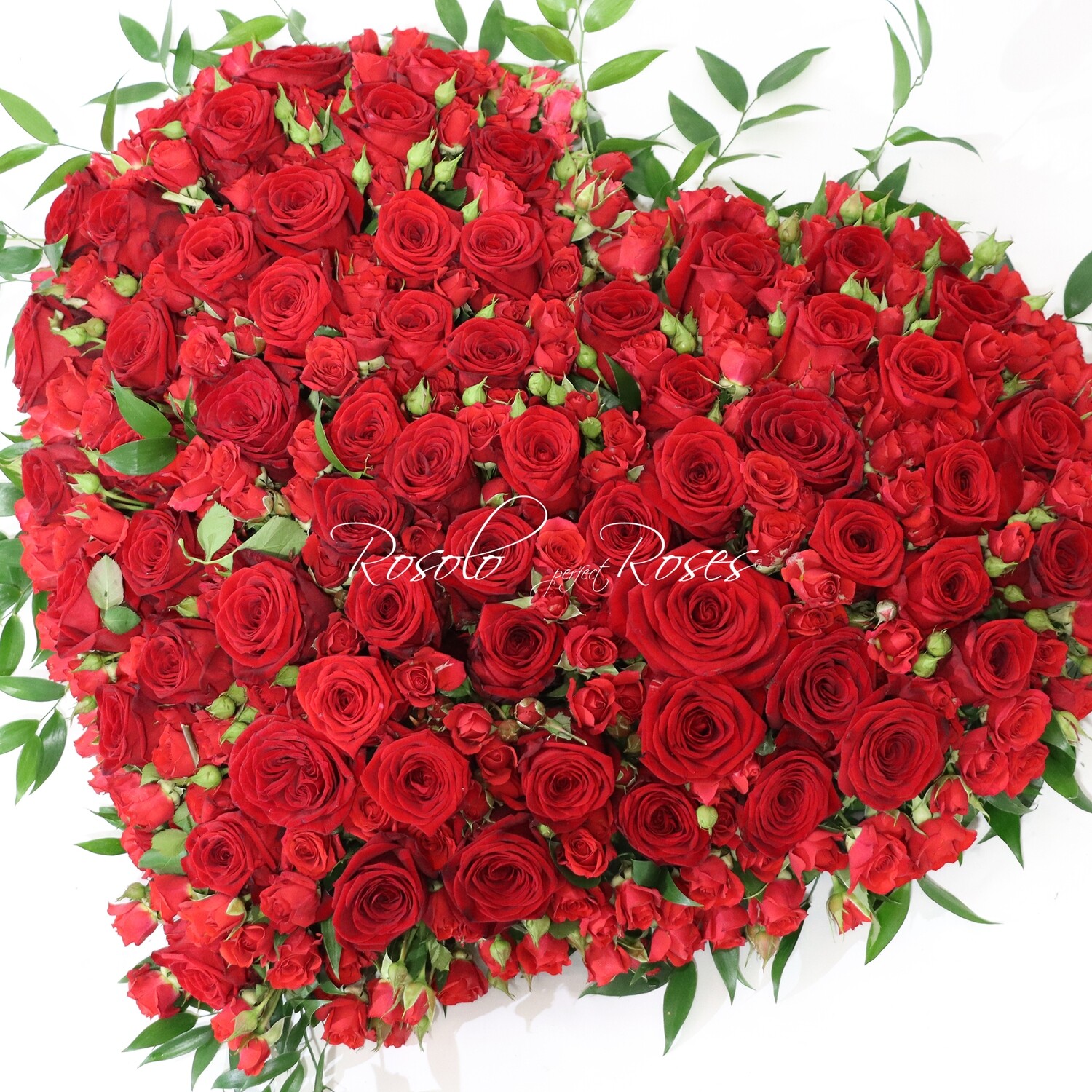 Somptueux coeur de roses rouges