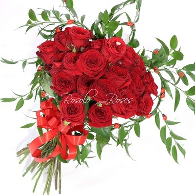 Bouquet de roses rouges en forme de coeur