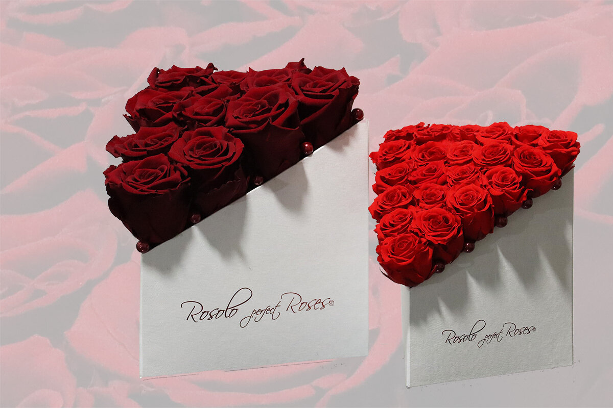 Superbe boîte triangle, 2 tailles, 10 ou 21 roses éternelles en rouge