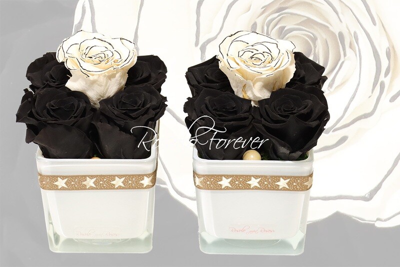 Carré de 5 roses éternelles, noir et blanc, bordure noire