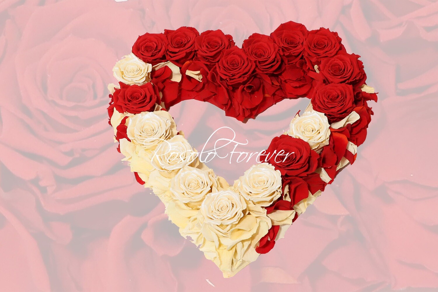 Beau coeur ouvert en rouge et crème