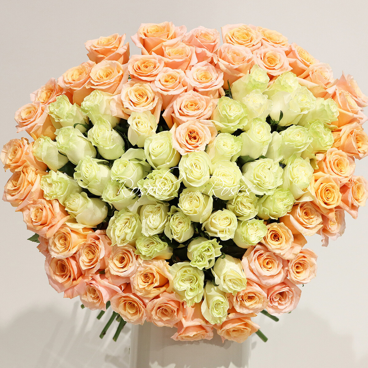 Bouquet impressionnant de roses, en forme de coeur