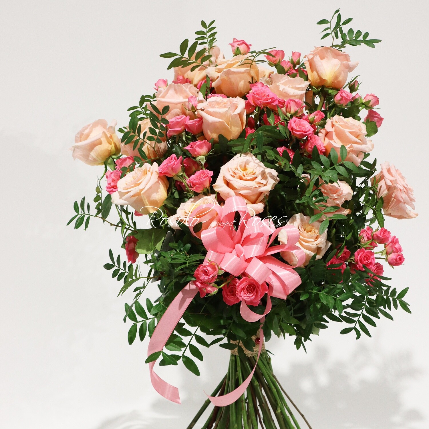 Somptueux bouquet de roses &amp; baby roses, une face, couleurs pastelles