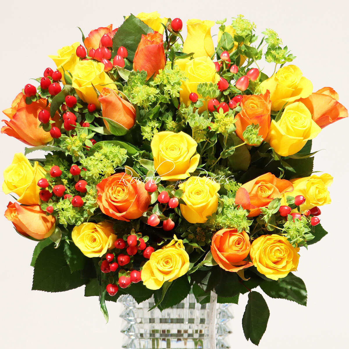 Lumineux bouquet de petites roses ensoleillées