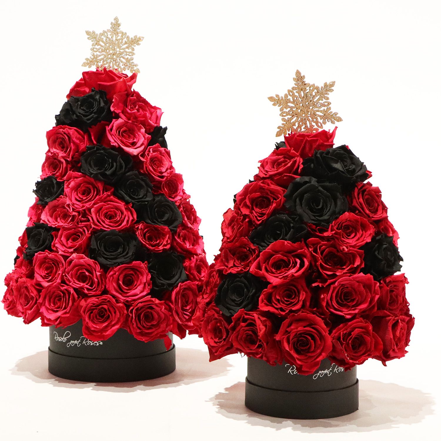 UNIQUE: Pyramide de roses éternelles couleurs cerise et noir, Taille: moyen (env. 55 roses)