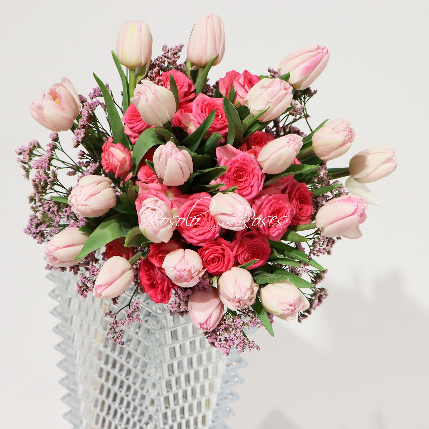 Tulipes et roses polyantha