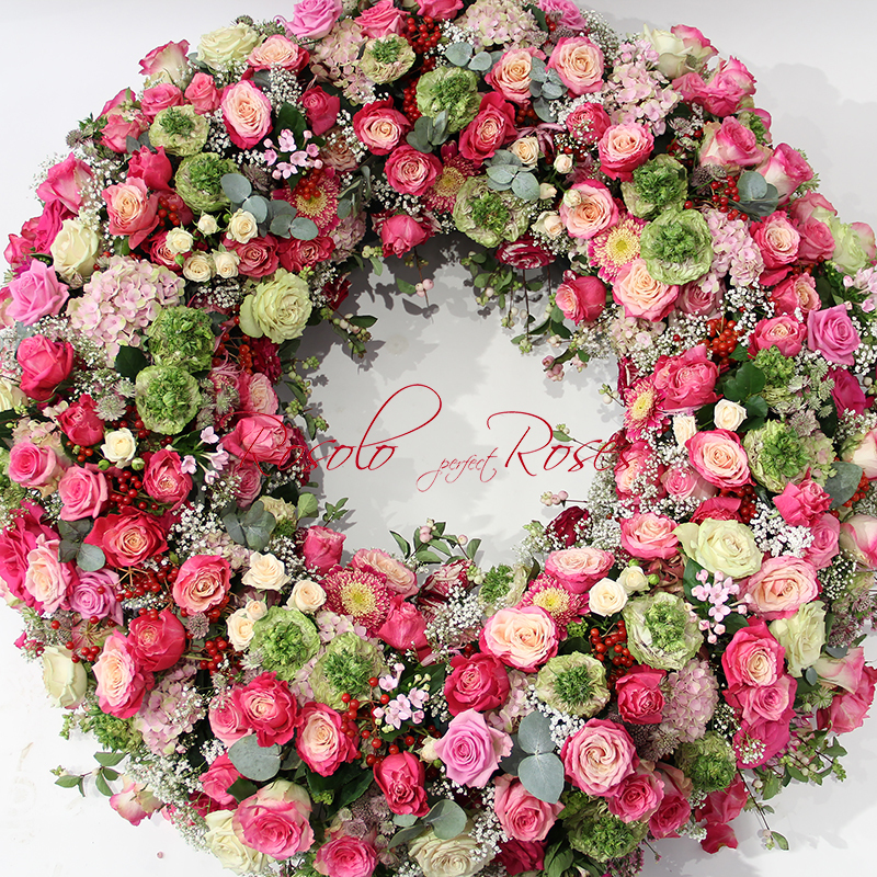 Somptueuse couronne de roses, couleur rose