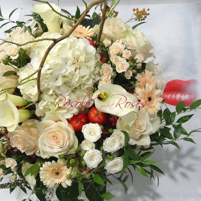 Précieux bouquet d'automne en blanc et crème