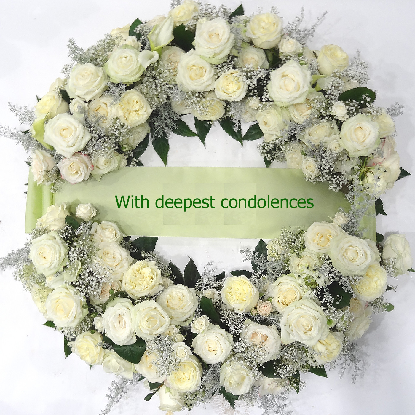 Couronne, sobre, tout en blanc