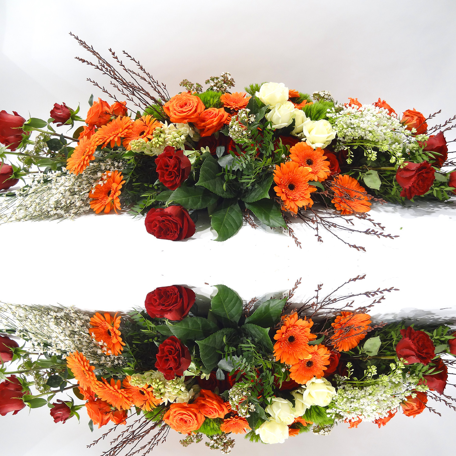 Arrangement, long et étroit, dessus de cercueil