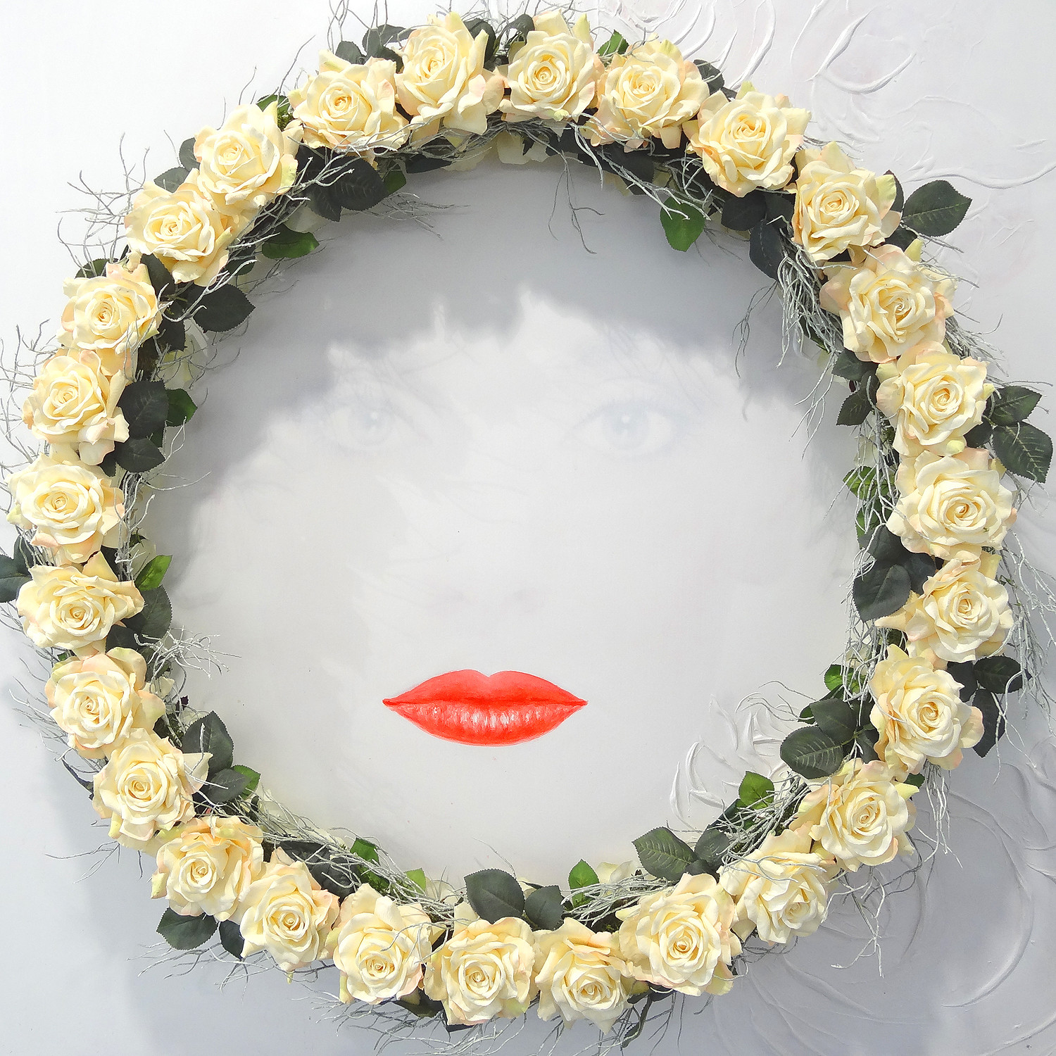 Symbole d'amour éternel: grande couronne de roses artificielles