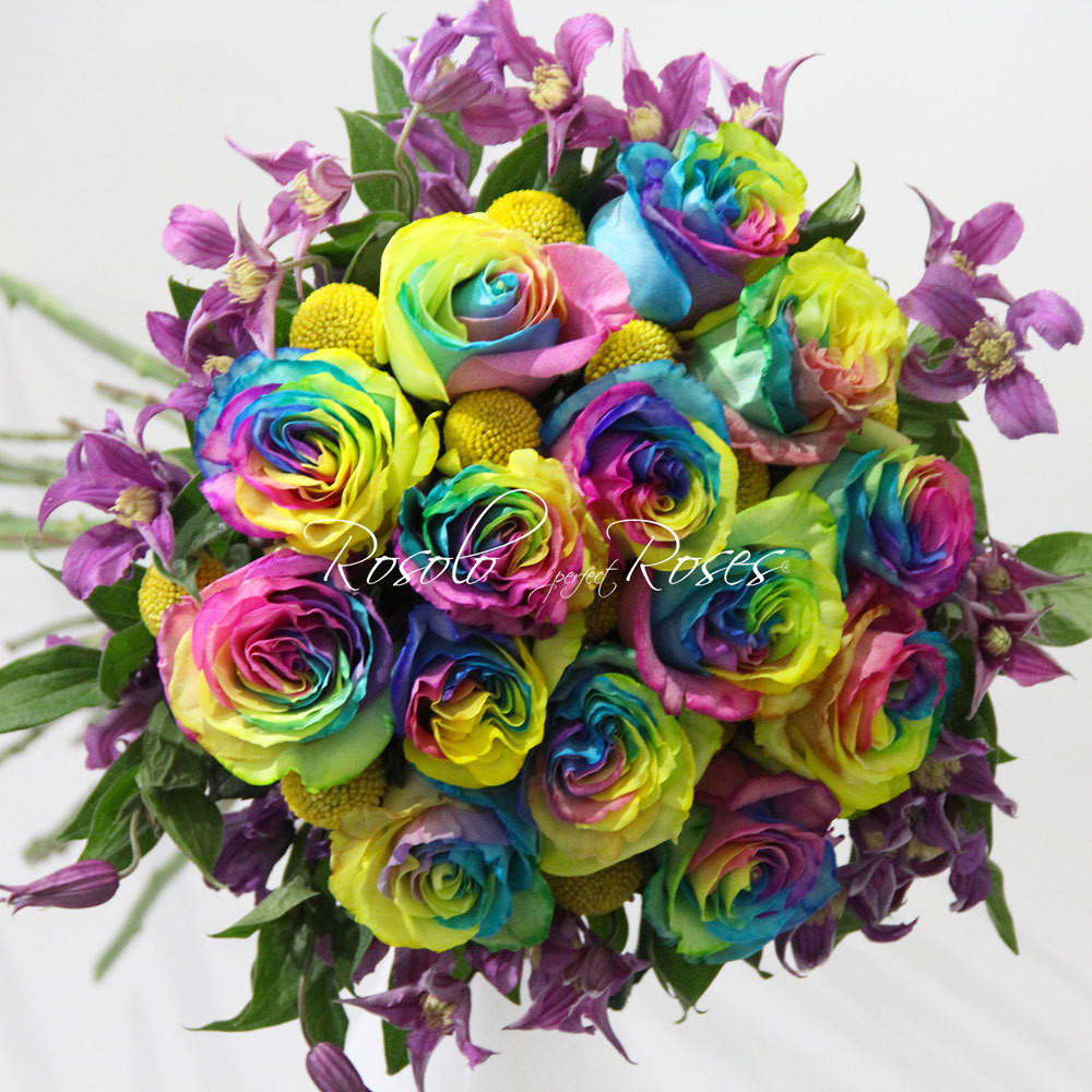 Bouquet de roses "Rainbow" et Clematis