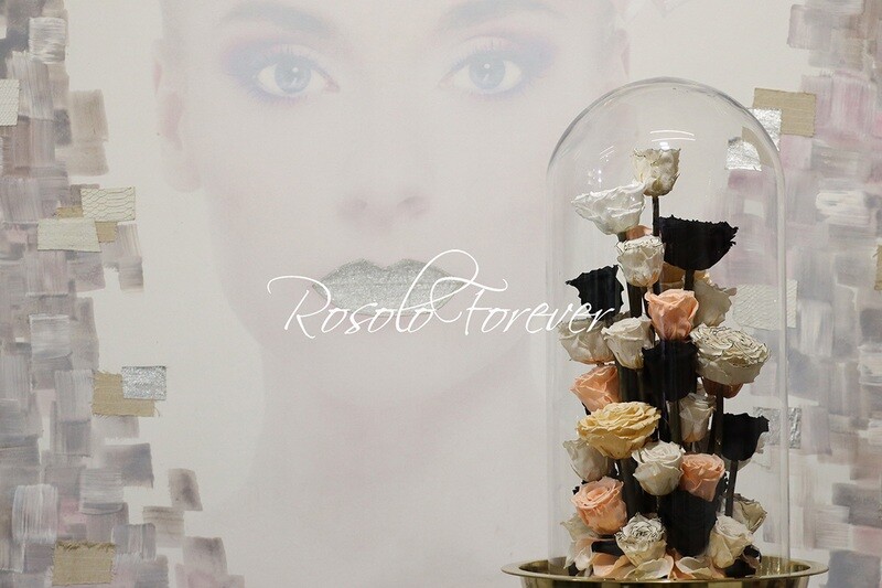 Cloche géante en noir, blanc, crème et saumon