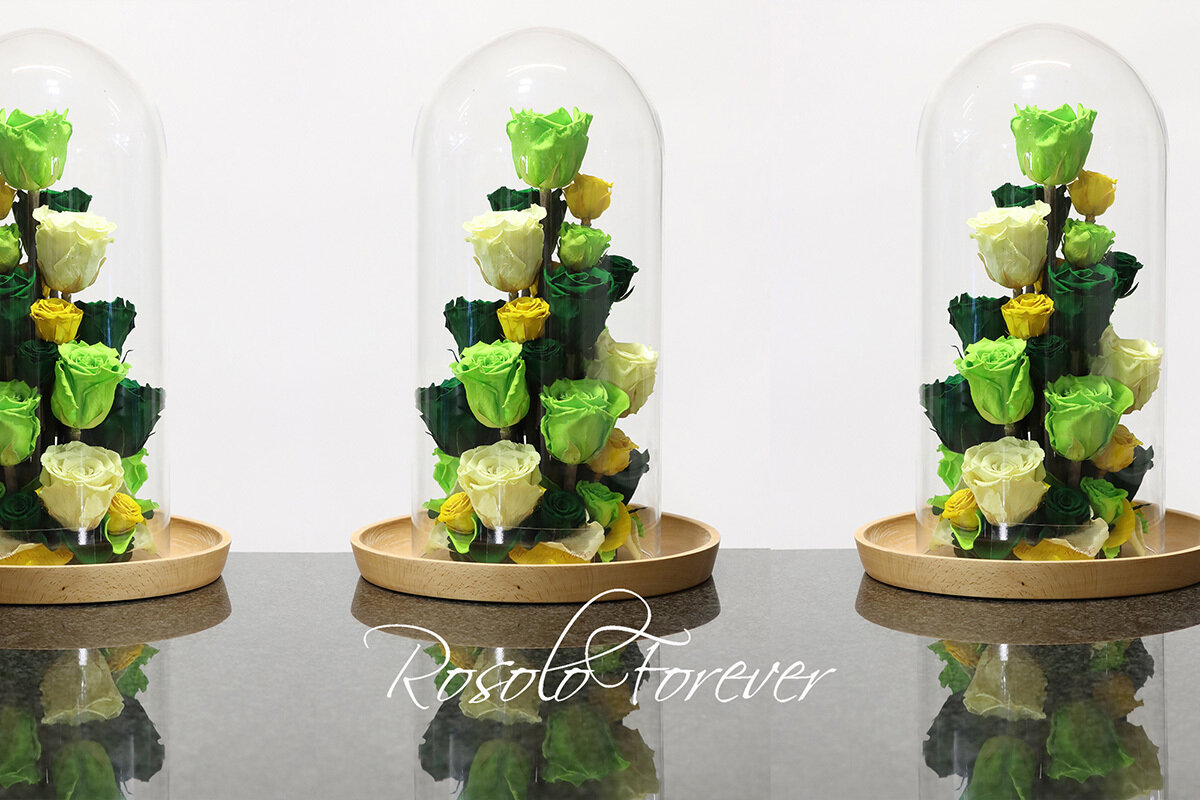 Très grande cloche, roses en vert, jaune et crême