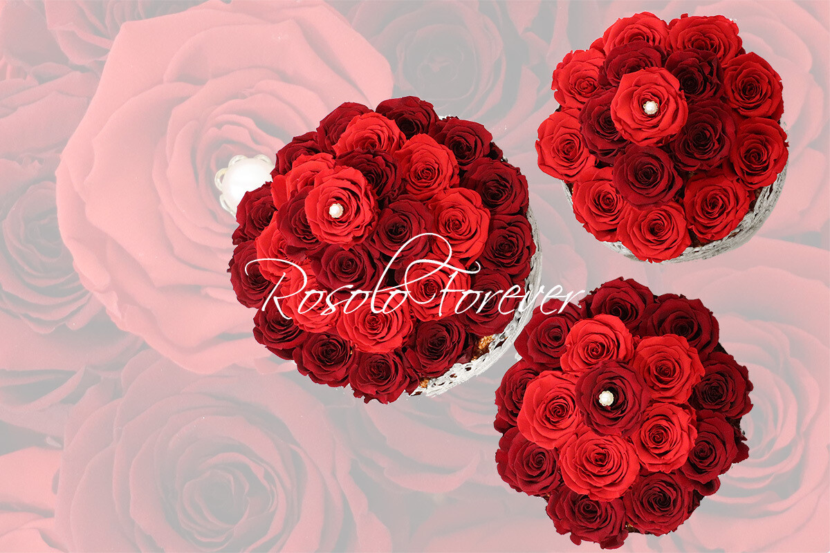 Arrangement de table rond, roses stabilisées en rouge