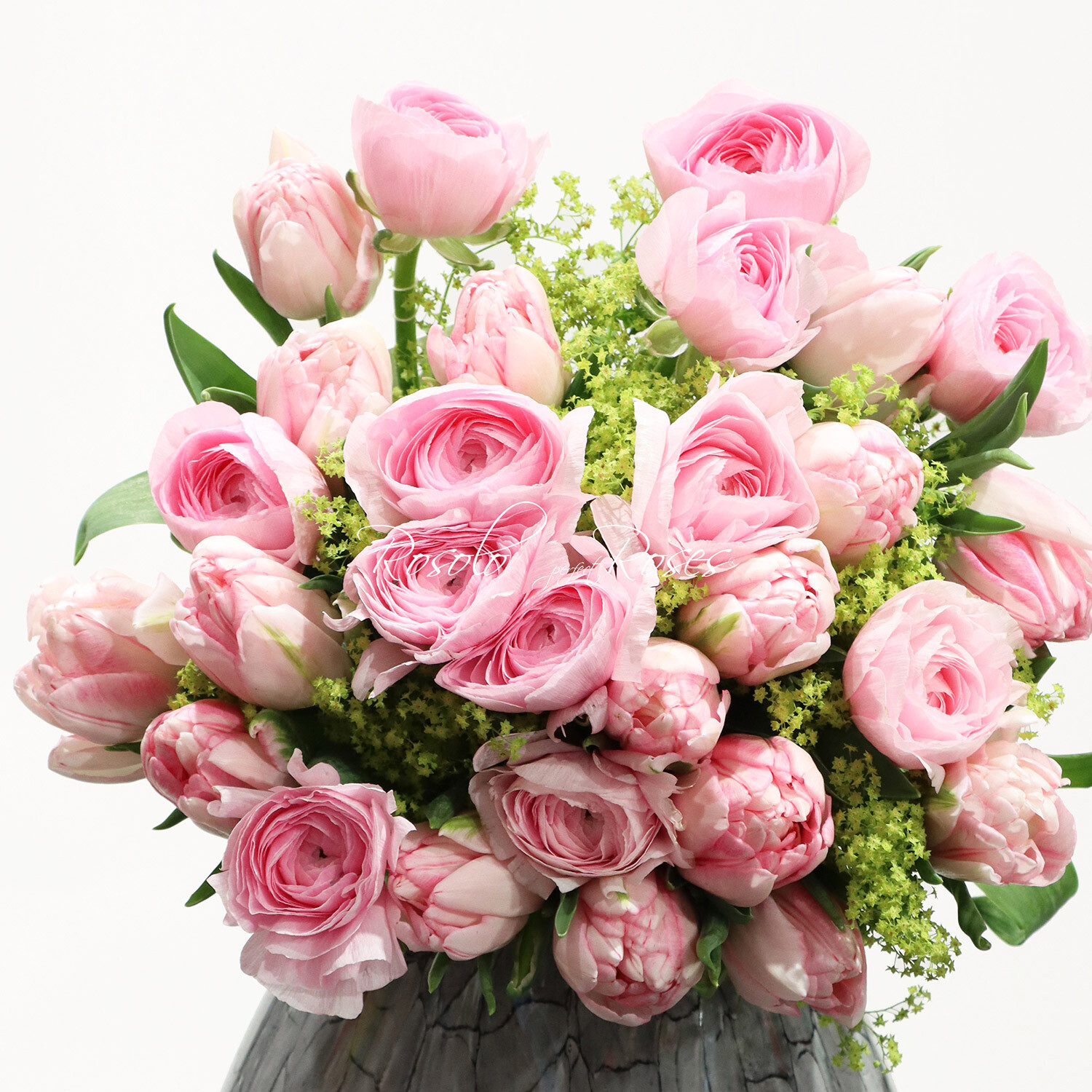 Renoncules et tulipes, couleurs douces