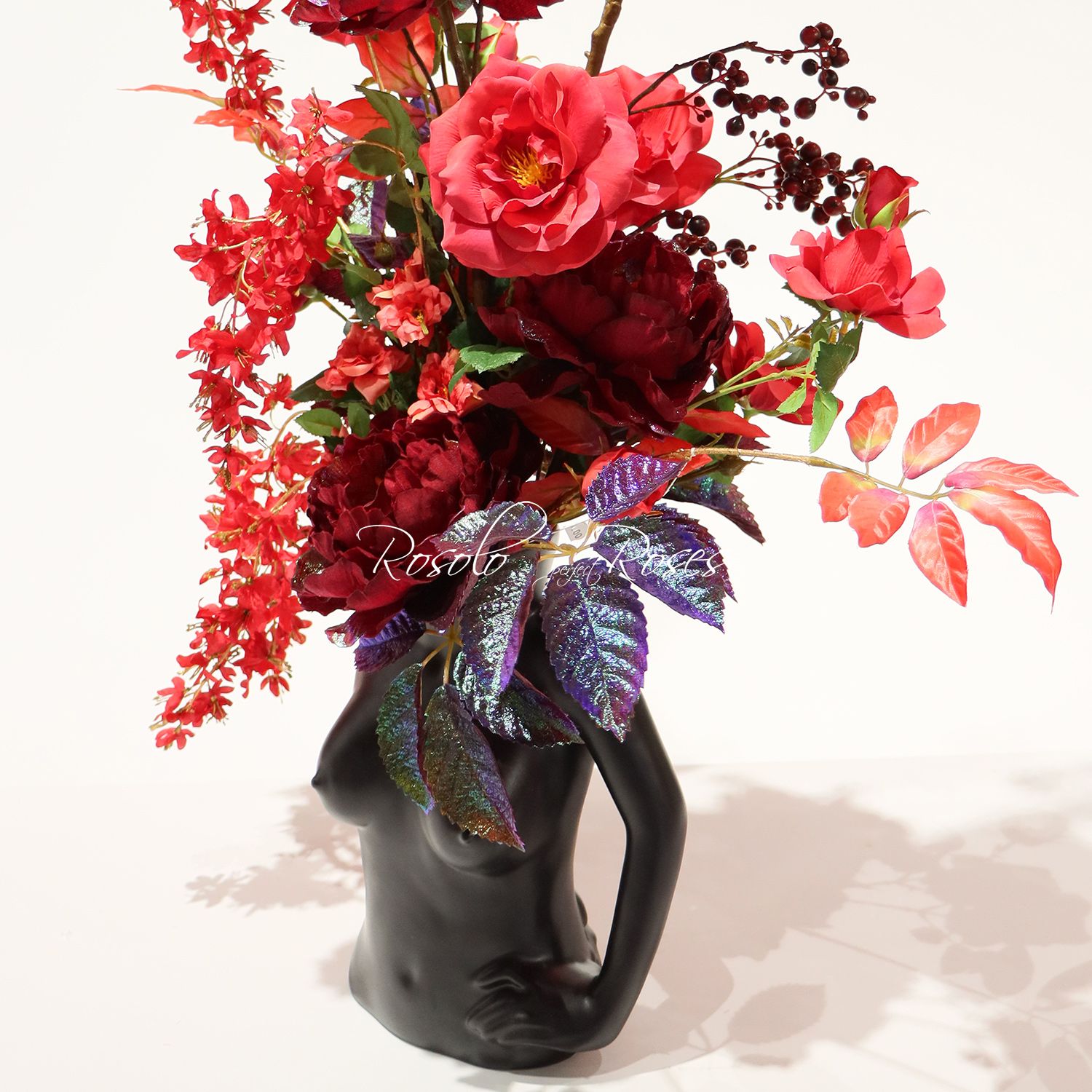 SILK FLOWERS: arrangement original dans un vase design