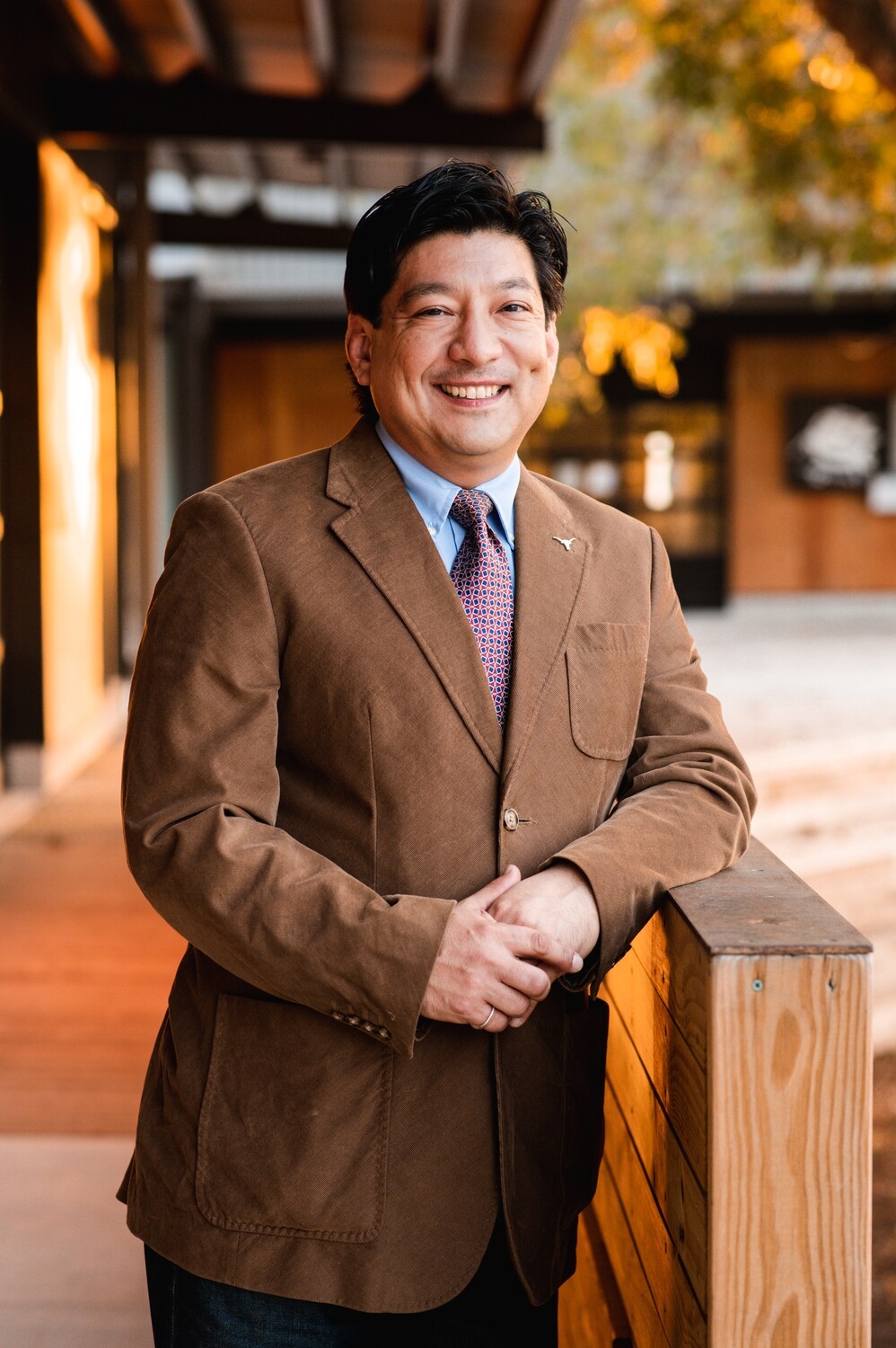 HEADSHOTS ESSENTIAL / Location and Studio