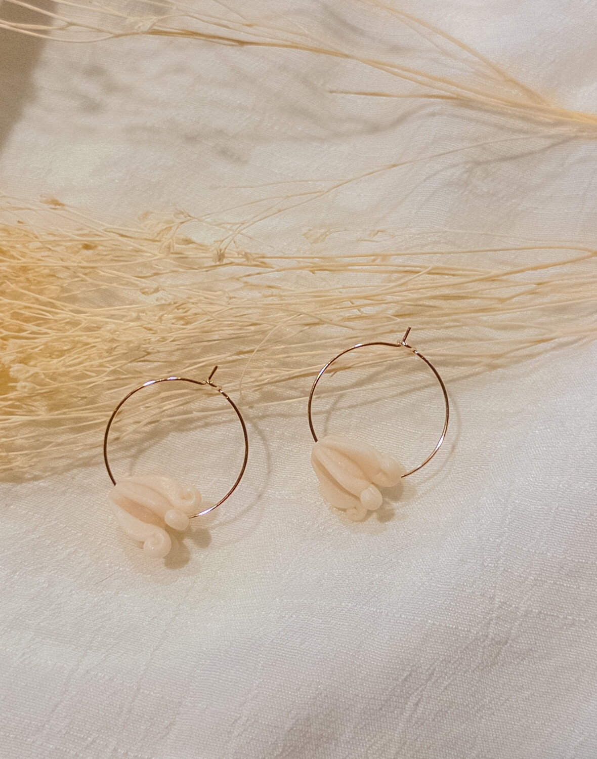 Crown Flower Hoop Mini Milky Porcelain