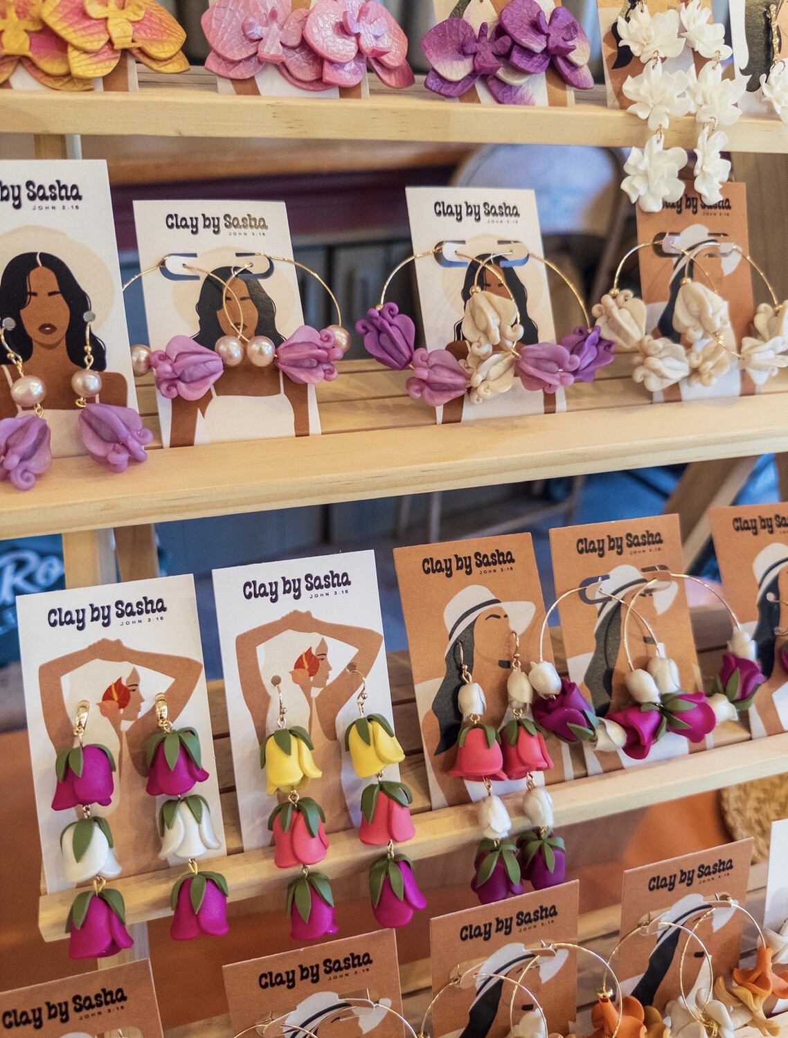 Fuscia Pearl Lei Strand