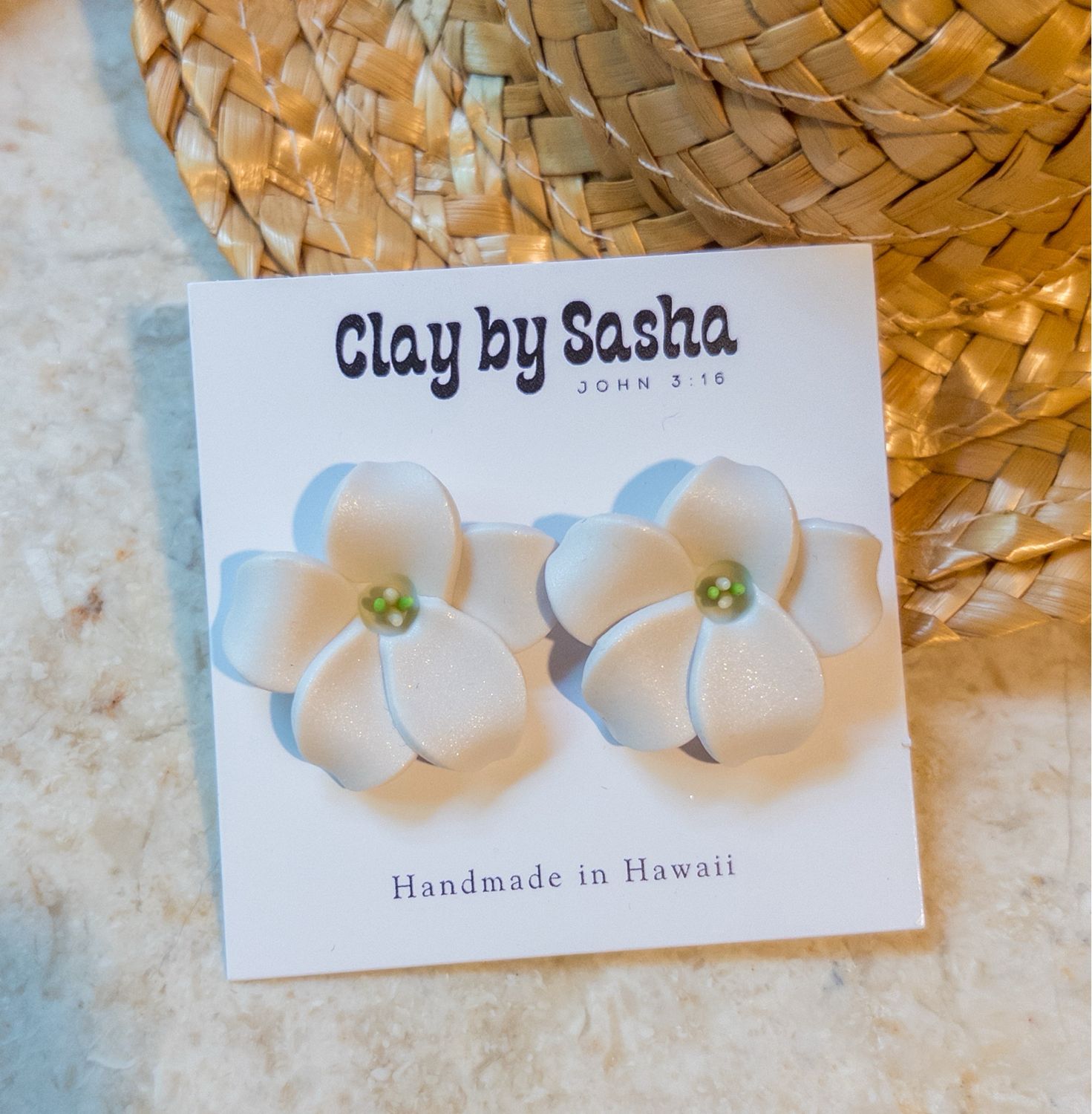 White Pearl Pua Stud