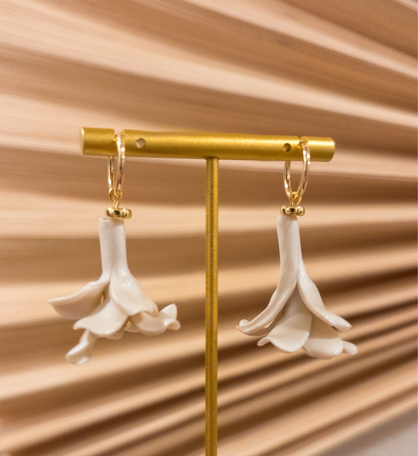 Koolina 14k Goldfilled Clasp Hoops